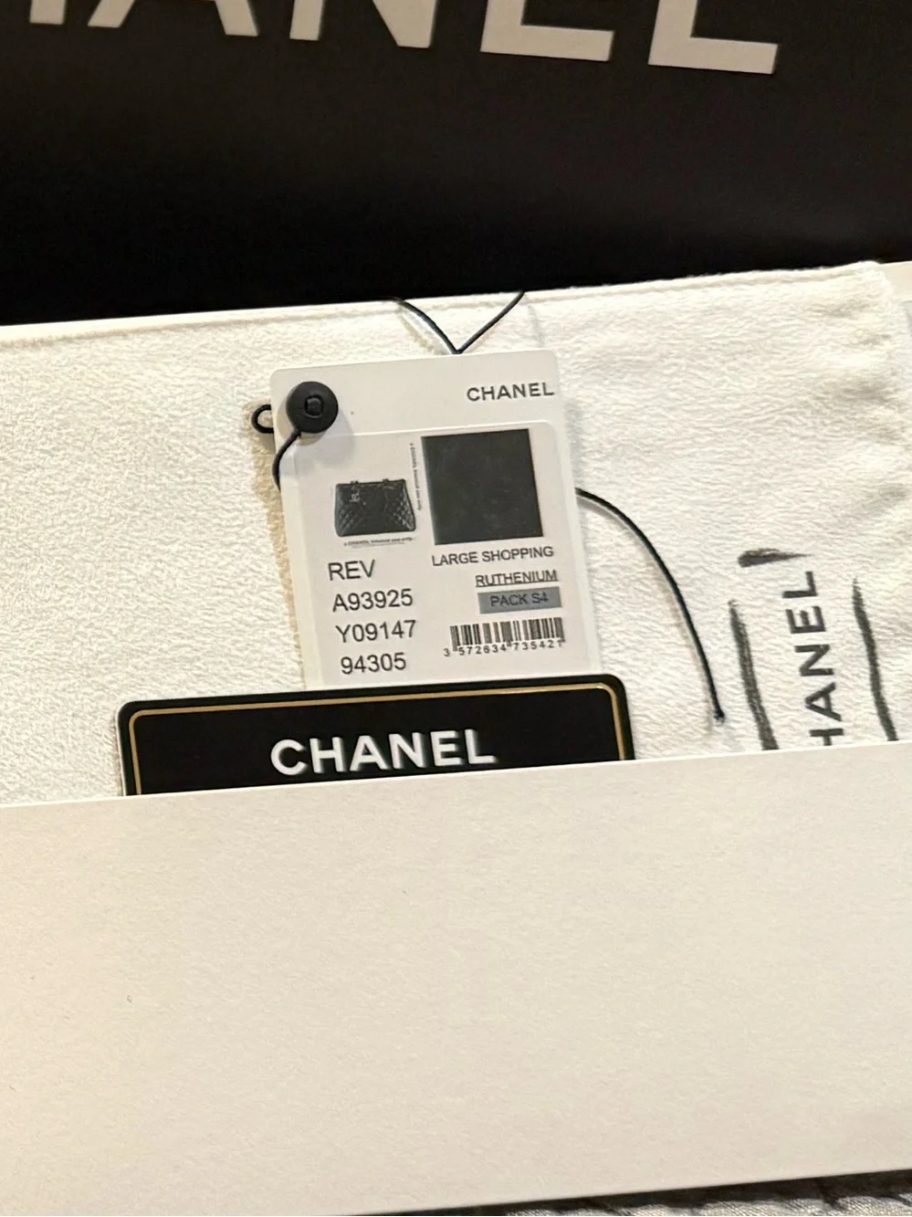Authentic Chanel - Large Shopping tote in black caviar leather and ruthenium